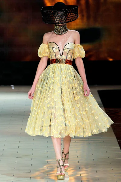 Look 24